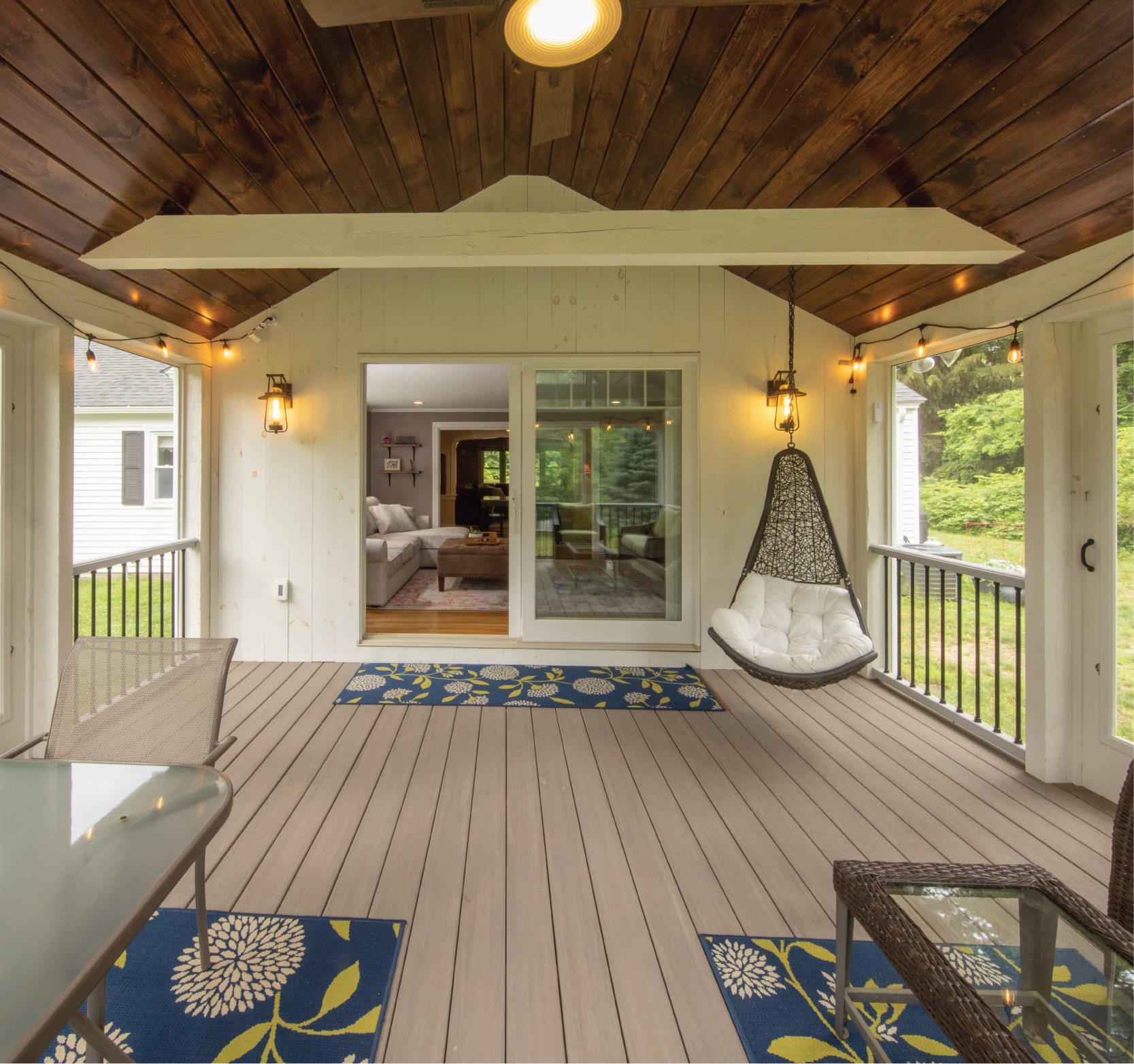 Outdoor Screened-in Porch